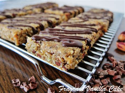 How many carbs are in peanut butter chocolate chip energy bar - calories, carbs, nutrition