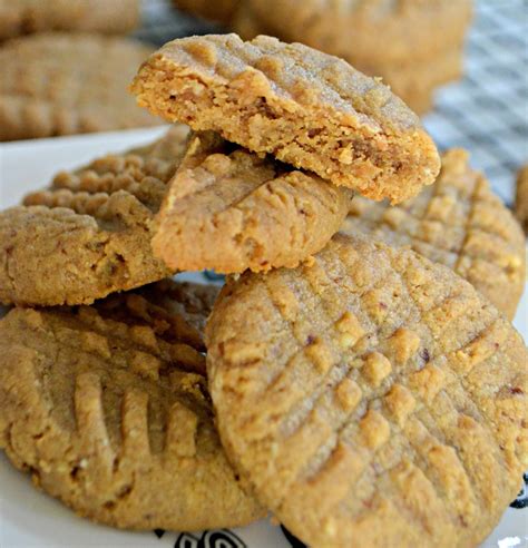 How many carbs are in peanut butter cookies (to go) - calories, carbs, nutrition