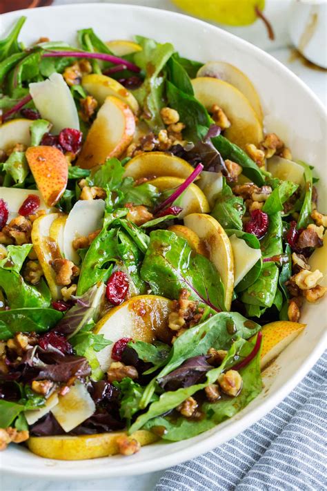 How many carbs are in pear salad, sliced pears - calories, carbs, nutrition