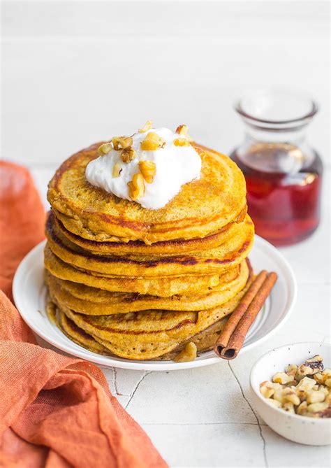 How many carbs are in pear-topped pumpkin pancakes - calories, carbs, nutrition