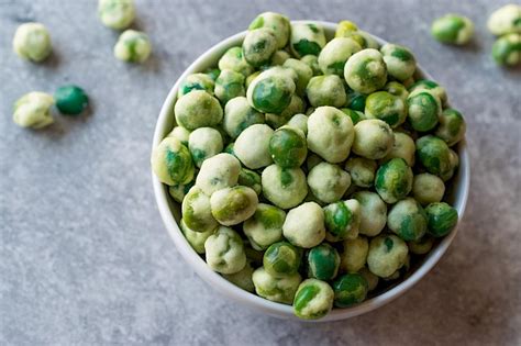 How many carbs are in peas dried wasabi 1/4 cup - calories, carbs, nutrition