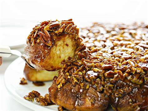 How many carbs are in pecan cupcake sticky bun - calories, carbs, nutrition