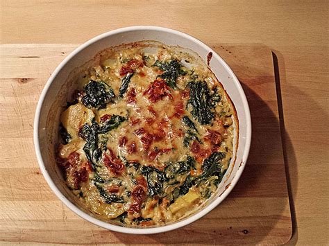 How many carbs are in penne, spinach and gorgonzola gratin - calories, carbs, nutrition