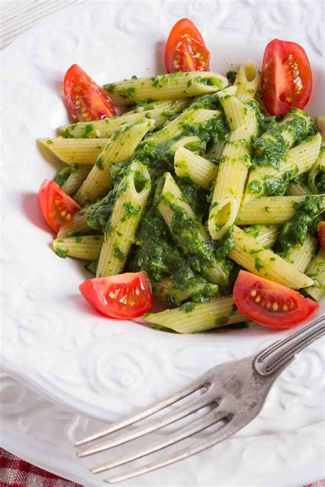 How many carbs are in penne pasta in a roquet, basil, lemon and parmesan sauce - calories, carbs, nutrition