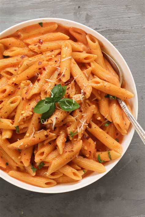 How many carbs are in penne pasta with tomatoes & gorgonzola - calories, carbs, nutrition