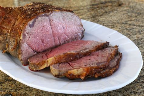 How many carbs are in pepper crusted roast beef and parsley chimichurri - calories, carbs, nutrition