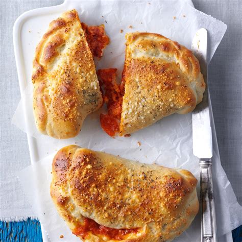 How many carbs are in pepperoni calzone - calories, carbs, nutrition