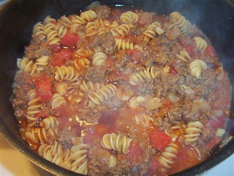 How many carbs are in personal european beef goulash casserole - calories, carbs, nutrition