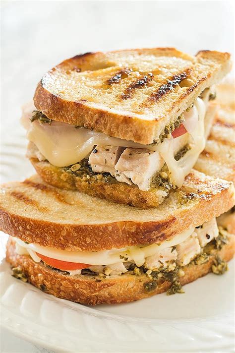 How many carbs are in pesto chicken on sandwich thin - calories, carbs, nutrition