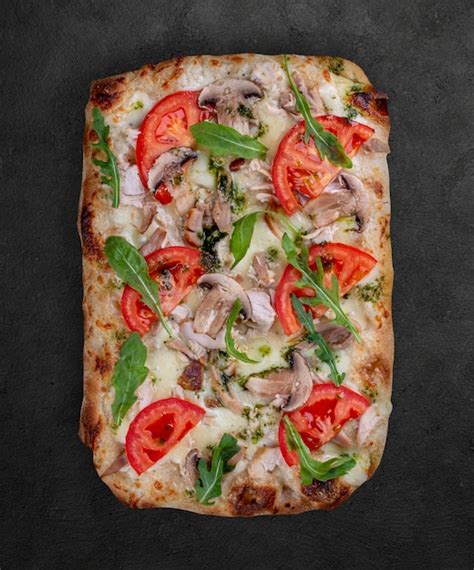 How many carbs are in pesto chicken roman style pizza - calories, carbs, nutrition