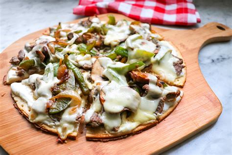 How many carbs are in philly cheese steak pizza - calories, carbs, nutrition