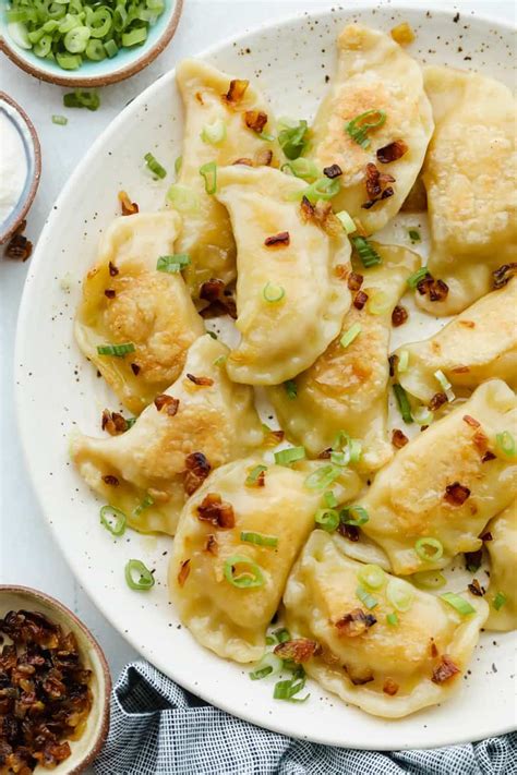 How many carbs are in pierogies and topping - calories, carbs, nutrition