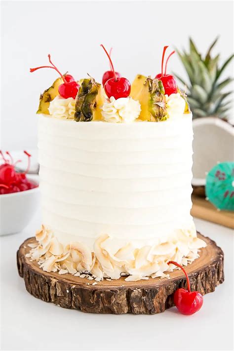 How many carbs are in pina colada cake - calories, carbs, nutrition