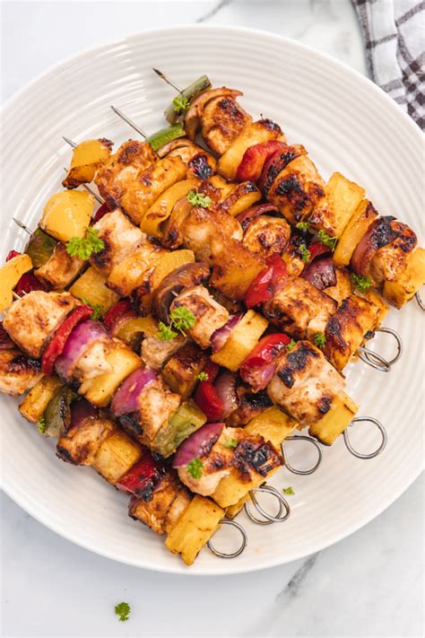 How many carbs are in pineapple and chicken vegetable skewers - calories, carbs, nutrition