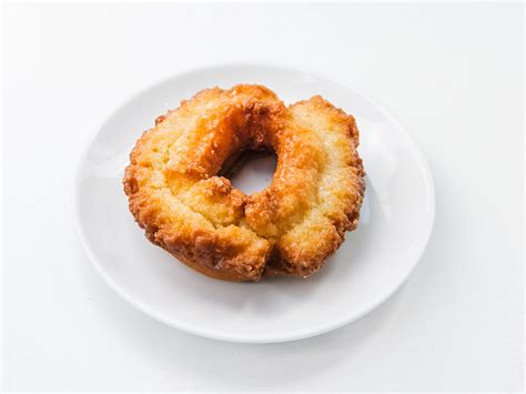 How many carbs are in plain old fashion donut - calories, carbs, nutrition