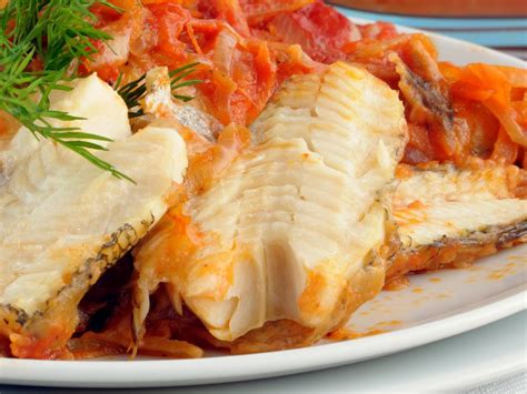 How many carbs are in poached flounder, with tomato sauce - calories, carbs, nutrition