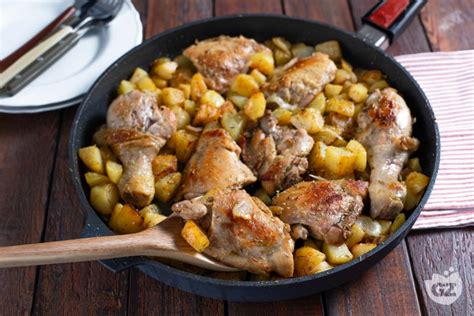 How many carbs are in pollo rustico panini - calories, carbs, nutrition