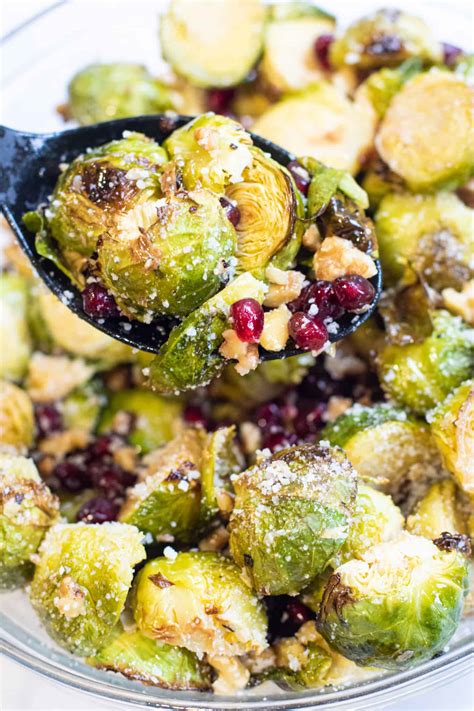 How many carbs are in pomegranate brussels sprout walnut salad - calories, carbs, nutrition