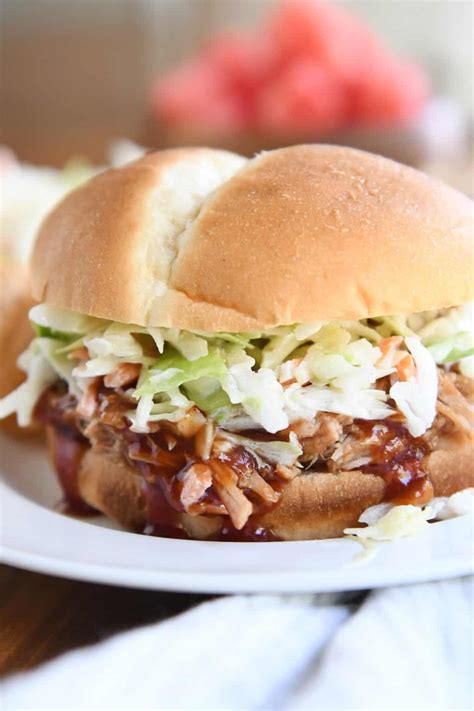 How many carbs are in pork bbq sandwich - calories, carbs, nutrition