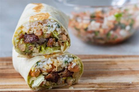 How many carbs are in pork carnitas and pinto bean burrito - calories, carbs, nutrition