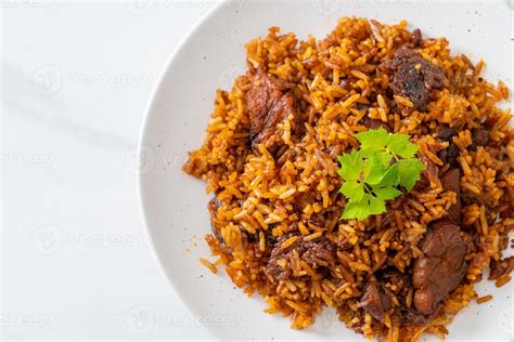 How many carbs are in pork nasi goreng - calories, carbs, nutrition