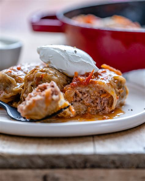 How many carbs are in pork stuffed cabbage rolls - calories, carbs, nutrition