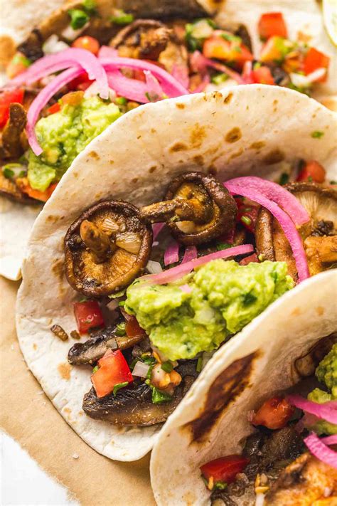 How many carbs are in pork tacos with wild mushrooms - calories, carbs, nutrition