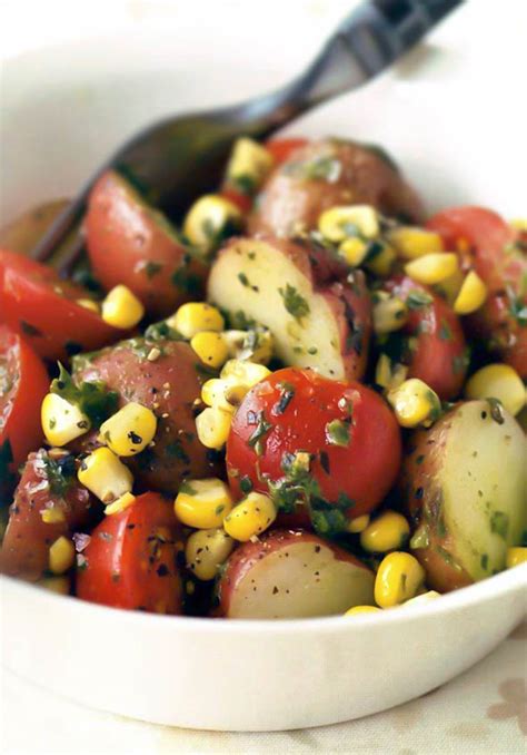 How many carbs are in potato, tomato, corn and basil salad - calories, carbs, nutrition