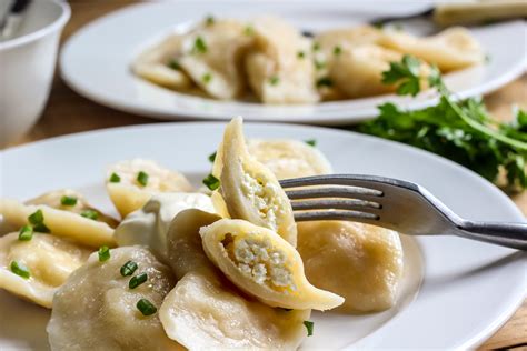 How many carbs are in potato cheese pierogies - calories, carbs, nutrition