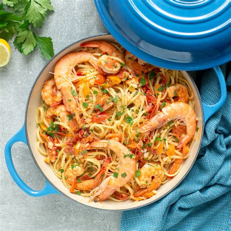 How many carbs are in prawn linguine primavera - calories, carbs, nutrition