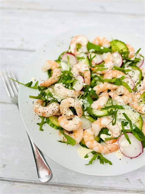 How many carbs are in prawn mayo salad - calories, carbs, nutrition