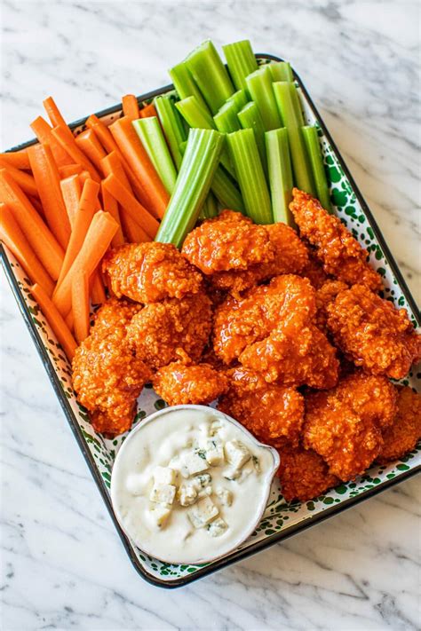 How many carbs are in pretzel bites with buffalo chicken dip - calories, carbs, nutrition