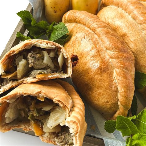 How many carbs are in proper cornish pasty lamb & mint - calories, carbs, nutrition