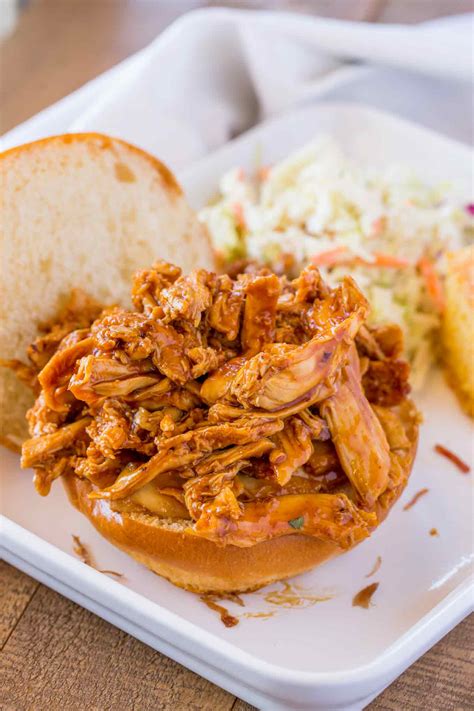 How many carbs are in pulled chicken bbq sandwich - calories, carbs, nutrition