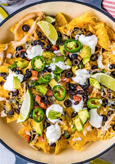 How many carbs are in pulled chicken nachos - calories, carbs, nutrition