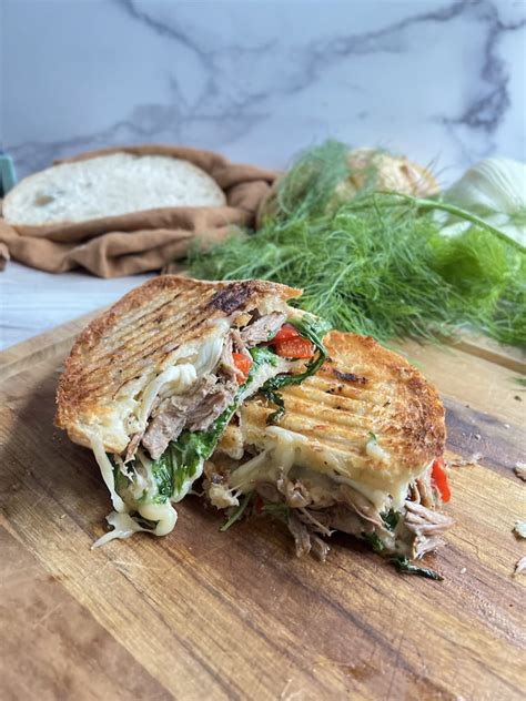 How many carbs are in pulled pork panini - calories, carbs, nutrition