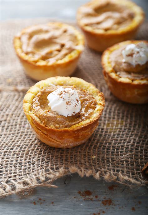 How many carbs are in pumpkin cheesecake tart - calories, carbs, nutrition