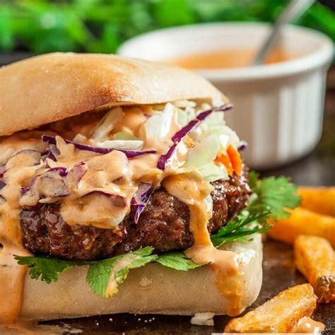 How many carbs are in quarter pound sriracha burger - calories, carbs, nutrition