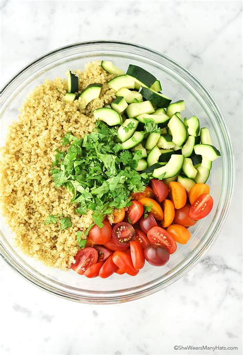 How many carbs are in quinoa cucumber salad hand wrap - calories, carbs, nutrition