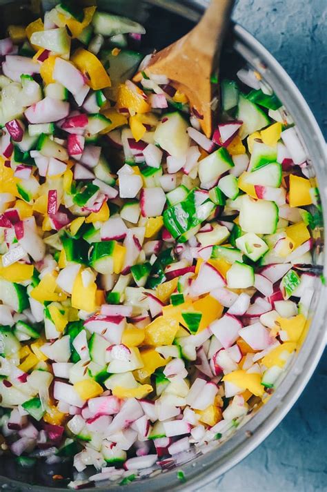 How many carbs are in radish and cucumber salsa - calories, carbs, nutrition