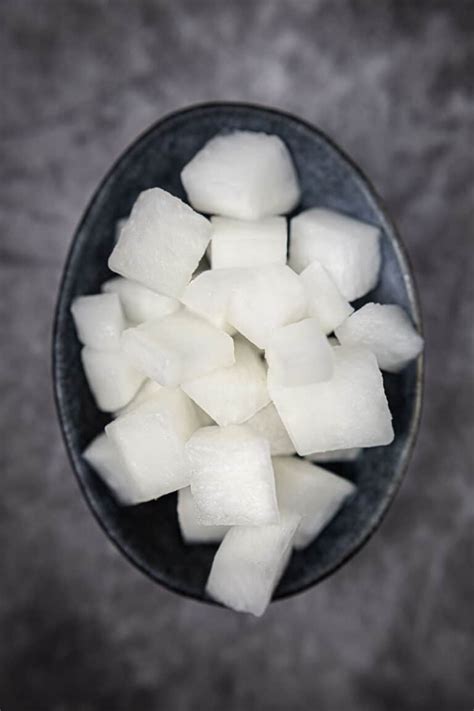 How many carbs are in radish daikon pickled 1 oz - calories, carbs, nutrition