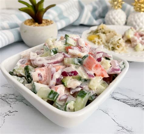 How many carbs are in raita (yogurt salad) with radish - calories, carbs, nutrition