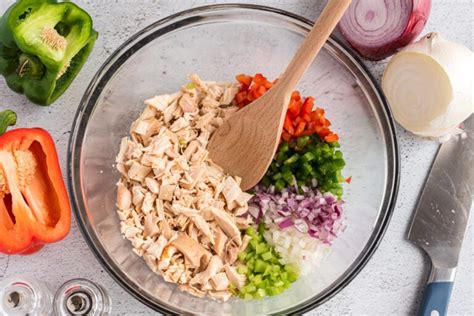 How many carbs are in rajun cajun chicken salad - calories, carbs, nutrition