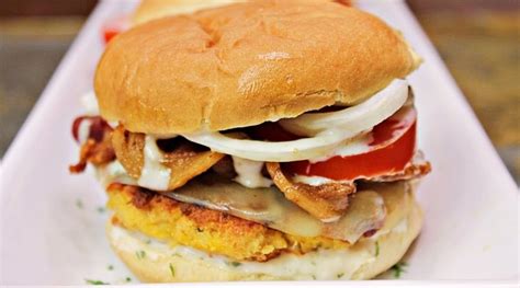 How many carbs are in ranch bacon chicken sandwich (13764.0) - calories, carbs, nutrition