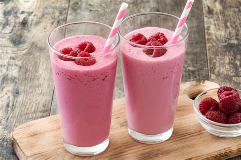 How many carbs are in raspberry blast frozen smoothie - calories, carbs, nutrition