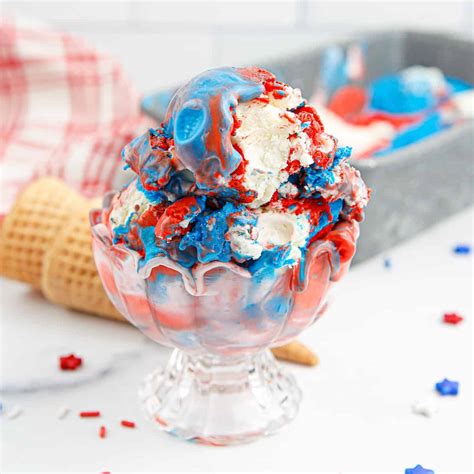 How many carbs are in red, white, and blue ice cream - calories, carbs, nutrition