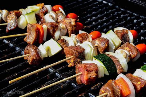 How many carbs are in red hot beef skewers - calories, carbs, nutrition