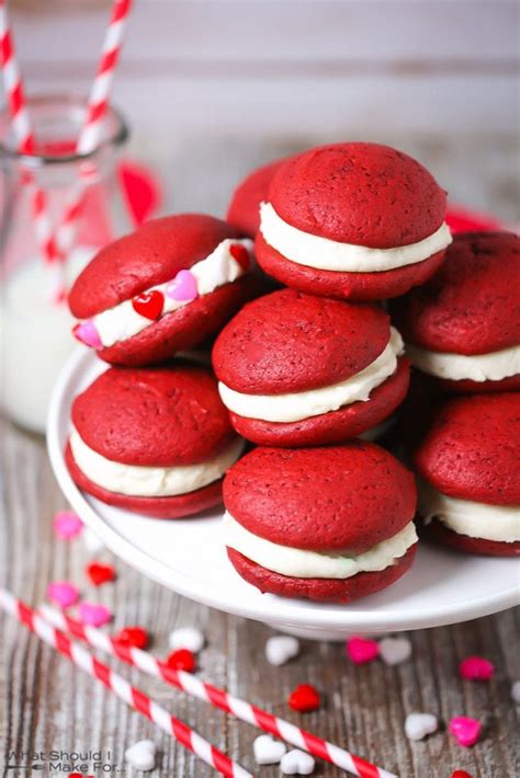 How many carbs are in red velvet whoopie pie - calories, carbs, nutrition