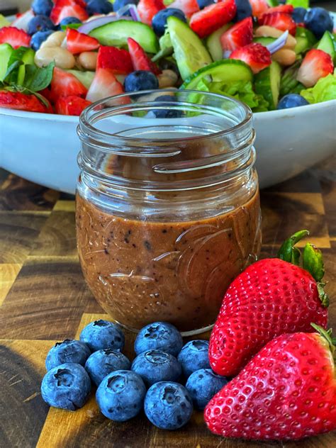 How many carbs are in reduced fat berry balsamic dressing - calories, carbs, nutrition