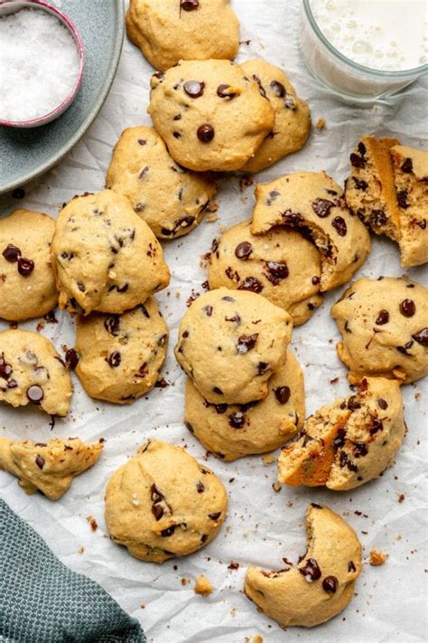 How many carbs are in reduced fat chocolate chip cookie - calories, carbs, nutrition